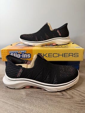 Sketchers Women’s Go Walk 7 City Lights Hands Free Slip-Ins Size 7.5